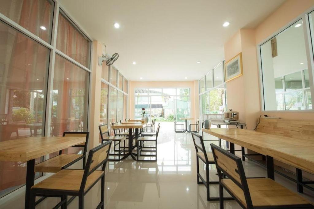 Bees Smile Hotel Chiang Rai Exterior photo